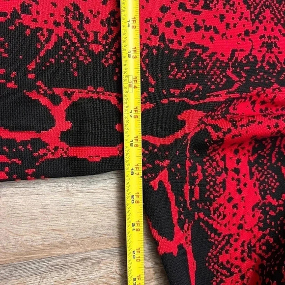 Inner Circle • Snake Print Keyhole Sweater - Picture 6 of 8